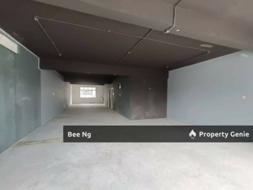 Setia Tropika / 3 Storey Shoplot  / Facing Main Road