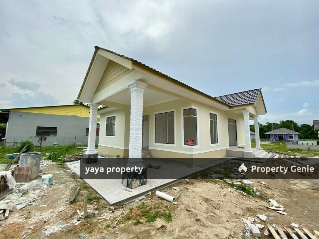 BANGLO MODEN BERHAMPIRAN PEKAN BATU 8 BATANG MERBAU, TANAH MERAH