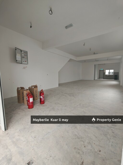 Acacia Park BTP Rm7.5k Endlot 2sty Shop for Rent
