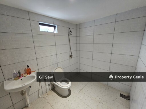 3 Storey Taman Intan Kajang Partially Furnished Bungalow For Rent
