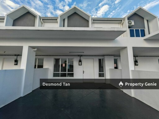 EKA HEIGHTS, BANDAR SRI SENDAYAN, NEGERI SEMBILAN | RM 1000 | Semi-Furnished | Ready Unit | Facing No House | Below Market Value