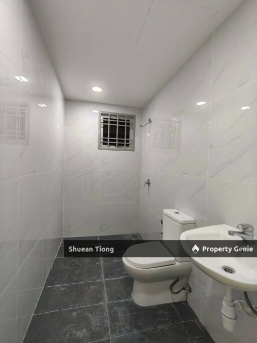 3 Bed 2 Bath Unit for Sale @ Greenfield Regency!