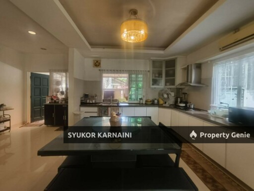 CORNER LOT Double Storey Bandar Bukit Raja, Klang Jalan Makyong.