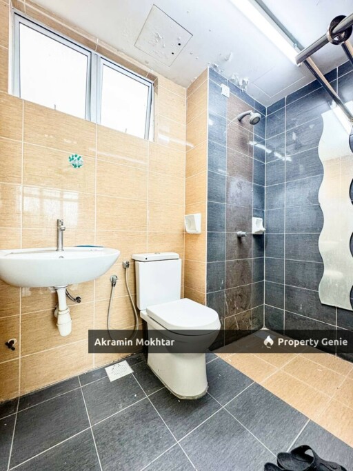 Corner Unit & 1 Parking | Mutiara Anggerik Apartment Seksyen 15, Shah Alam