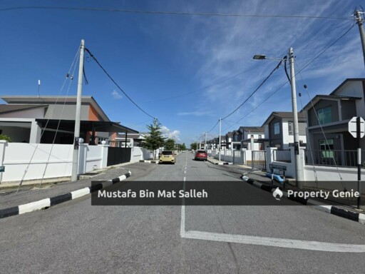 [Corner Unit] Koyak Plastik, Taman Serai Wangi