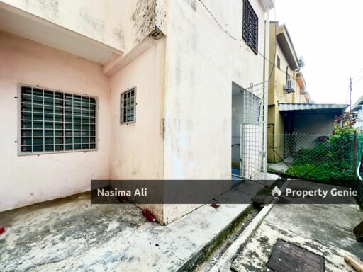 Spacious Unit- 2 Storey, Jalan Turmalin Seksyen 7 Shah Alam