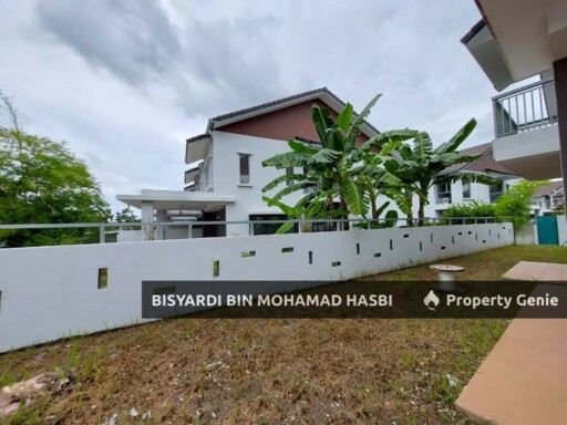 End Lot Extra Land Double Storey (Type Acacia) Serene Heights Bangi.