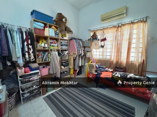FREEHOLD & RENOVATED | 1.5-STOREY TERRACE END LOT TAMAN SRI MELATI, BATU CAVES
