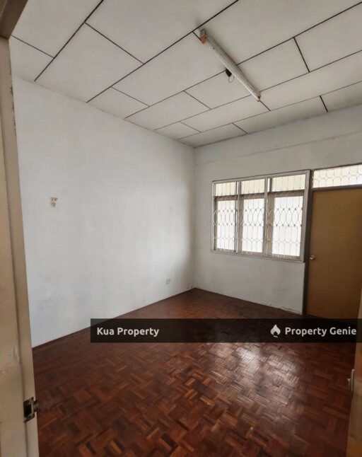 Double Storey Terrace Corner House Located at Jalan Arang