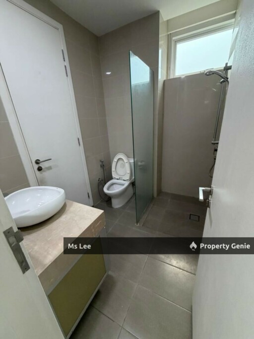 Binjai 8 @ KLCC -Near LRT, Level 32 Corner Unit, Ready Unit, Open for Reservation Now