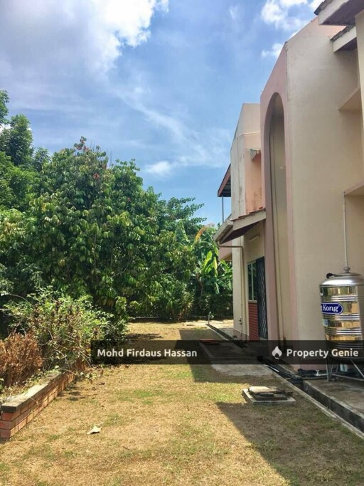 Banglo Jalan Pegawai, Sungai Petani Kedah.Big Land Area in Town Sungai Petani.