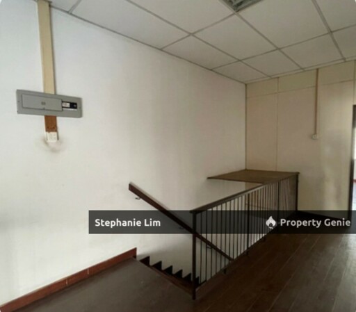 Tingkat Tembaga Greenlane Shophouse
