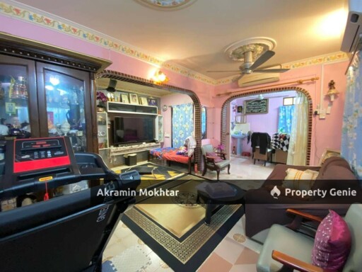 Fully Renovated | Double Storey Semi- D  Jalan Siakap Seksyen 17 Shah Alam .