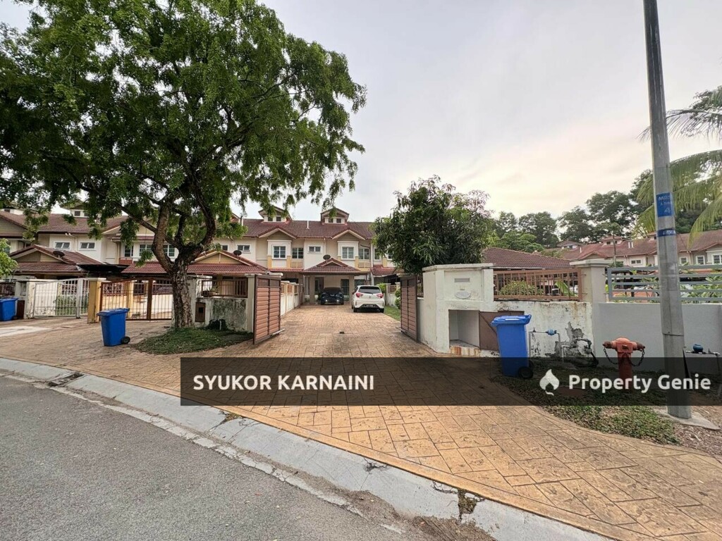 Double Storey Intermediate, Jalan Kristal Seksyen 7, Shah Alam.