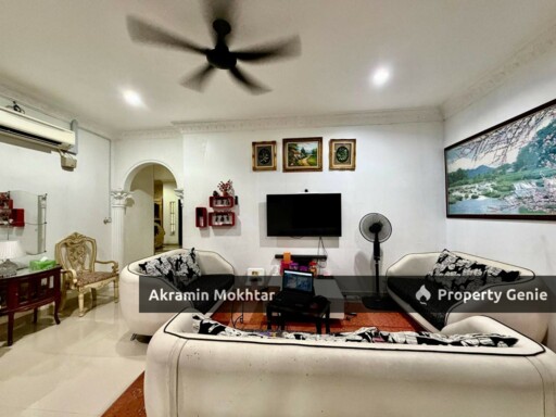 Freehold & Renovated | Setingkat Setengah Bungalow Jalan Tasik Biru Sungai Buloh