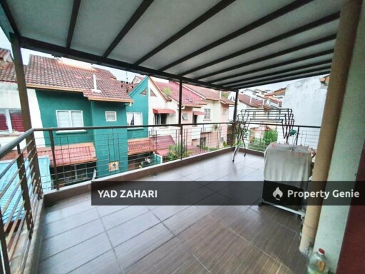 Taman Bukit Subang, Shah Alam | 2-Storey Terrace 4 Bedrooms | RM650K - Fully Extended and Partial Furnished