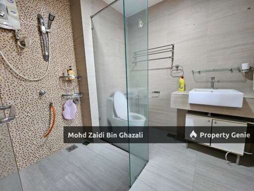 Below Market Renovated  2.5 Storey Terrace Presint 8