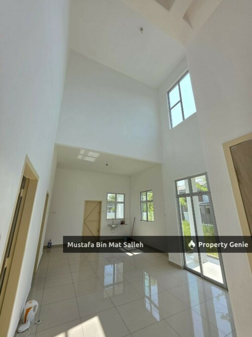 [Corner Unit] Koyak Plastik, Taman Serai Wangi