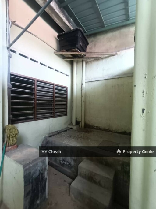 Gopeng Shop Lot for Sale - Jalan Eu Kong Freehold 22x70