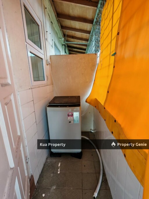 Central Court Apartment (Corner Unit) FOR RENT/SALE! Located at Jalan Central, Padungan
