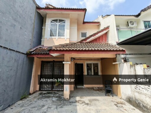 Facing Open  Double Storey, Lorong Az- Zaharah  Seksyen 10, Puncak Alam 