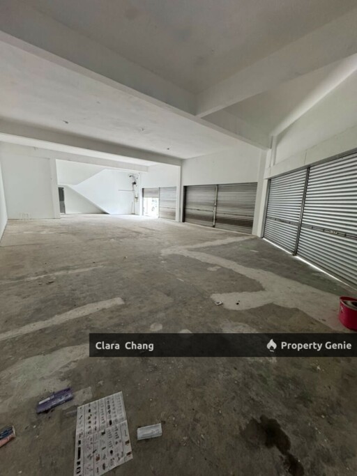 Mount Austin 3 Storey Corner Lot (Ground Floor) Shoplot for Rent