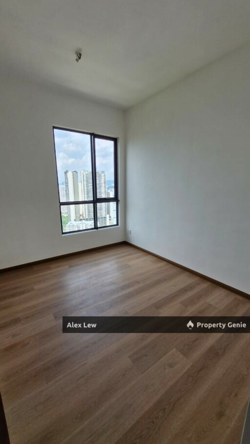 Kensho Residence Brand New Unit For Sales with 2 Carparks, KL City View, near Supermarket, Restaurant, and Cafe. Easy Access to Main Road to PJ and KL.