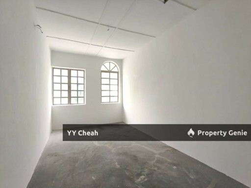 Lahat / Pengkalan Ipoh Two Storey Shoplot For Sale, Facing Main Road, Good Condition, Repaint