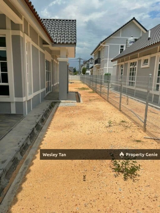 Taman Anjung Gapam , Bemban / Ayer Keroh - 1 Storey Bungalow For Sale | Partial Furnished | Serious Owner , View To Offer