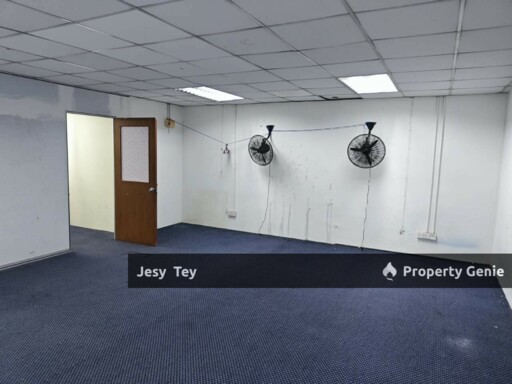 Taman Universiti - First Floor Shop For Rent