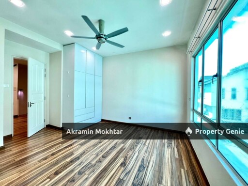 An Exclusive Three Storey Semi Detached House, Seksyen 13, Shah Alam For Sale