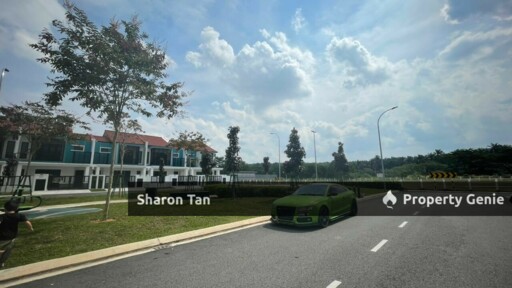 Perjiranan 8 Dato Onn 2 Storey Teracce Playground Unblock View