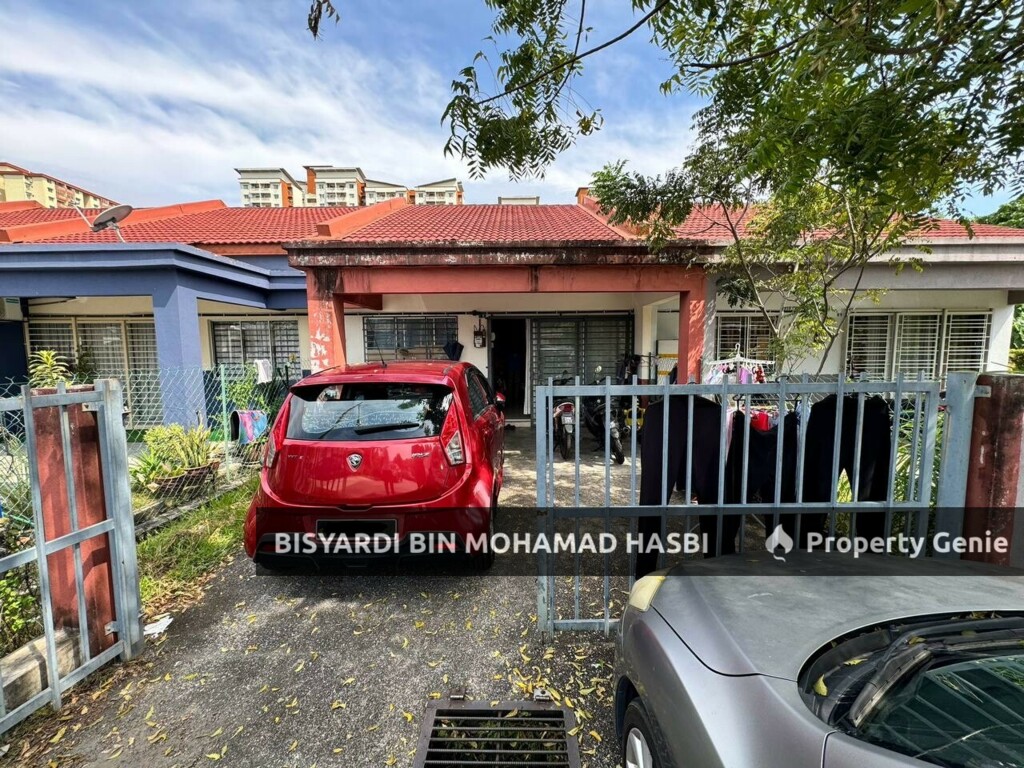 Single Storey Taman Sri Melor, Seksyen 7 Bandar Baru Bangi.