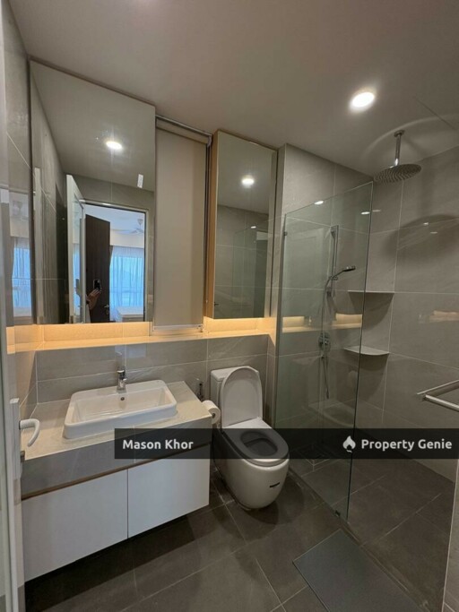 CODRINGTON RESIDENCE MIDDLE FLOOR SEAVIEW 1407sf FULLY RENO & FURNISHED GEORGETOWN