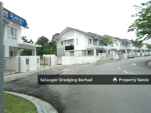 Laman & Bayu Puchong