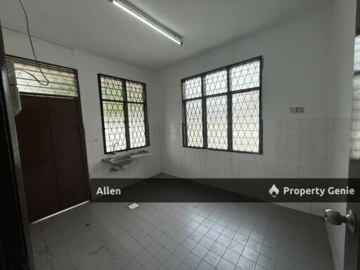 Bukit Kempas – Spacious 4BR Semi-D with Massive Land Area