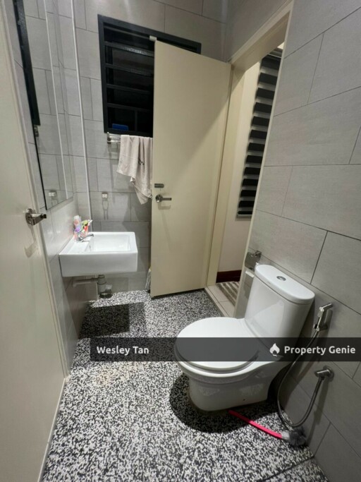 HOT SALE: One Krubong 2 Storey Endlot Fully Reno Freehold Furnished Fitted 32x70