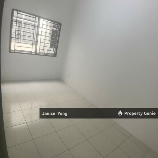 Tampoi Shop Apartment