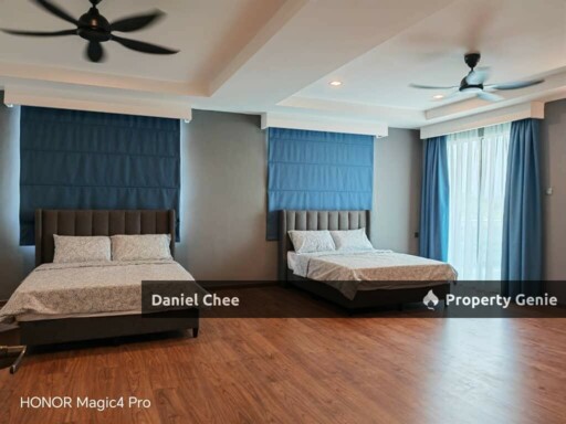 Modern Semi-d Selling Below Market Value with Fully Furnished