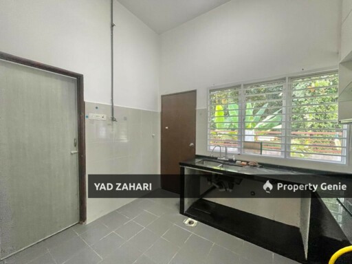 Seksyen 29, Kg Lombong Shah Alam | Single Storey Semi-D 4 Bedrooms | RM480K - Good Condition with Loft and Semi Furnished