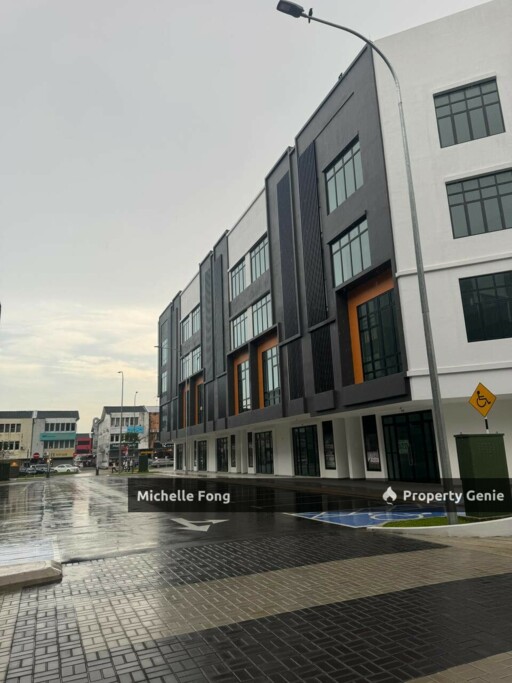 Pelangi Avenue @ Taman Pelangi / Corner Shoplot