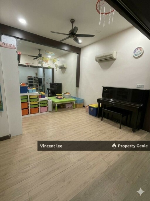 Taman Bukit Serdang , Serdang, Seri Kembangan, 2 Storey Semi-D, Freehold, Renovated Condition