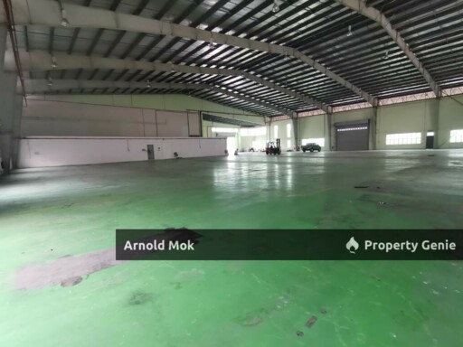 1.5 Storey Detached Factory at Desa Cemerlang for Rent