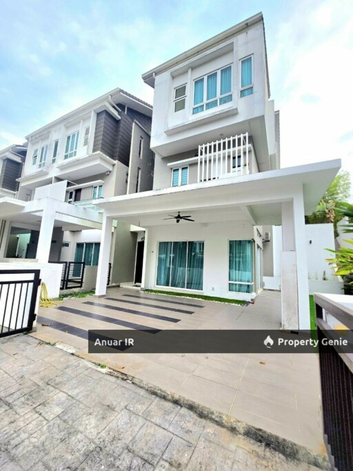 [CORNER LOT EXTRA LAND] 3-storey Terrace Superlink Tiara South