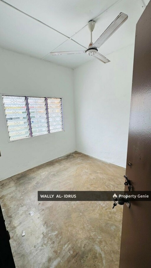 Single storey house intermediate at Bukit Kuchai, Puchong