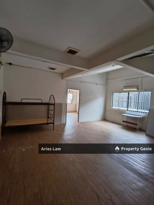 3 Storey Shoplot @ Johor Jaya / Jalan Dedap / Whole Block For Rent