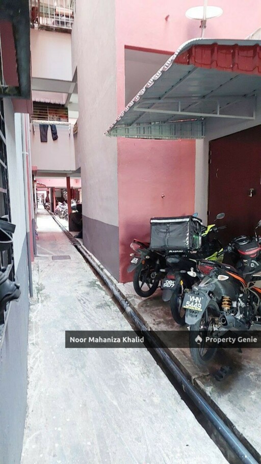 Pangsa Impian, Bandar Saujana Putra Jenjarom