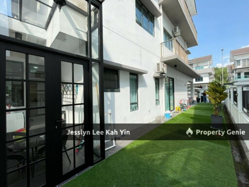 3 Storeys Semi D Cluster, Villa Astana Kajang Fully Furnished For Sale