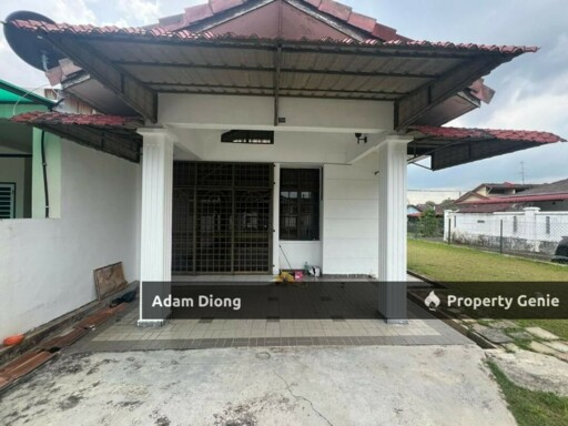 Jalan Molek, Taman Molek @ 1.5 Storey Corner House