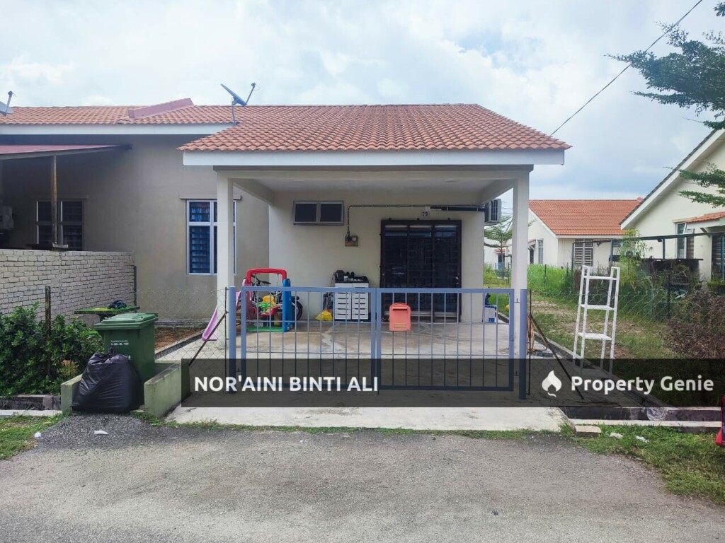 semi-d setingkat perumahan makmur penor utara jaya, kuantan